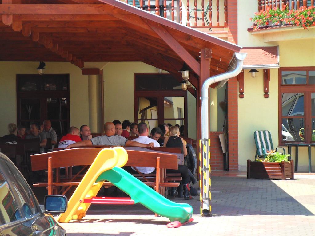 Hotel St.Florian Štúrovo Exterior foto