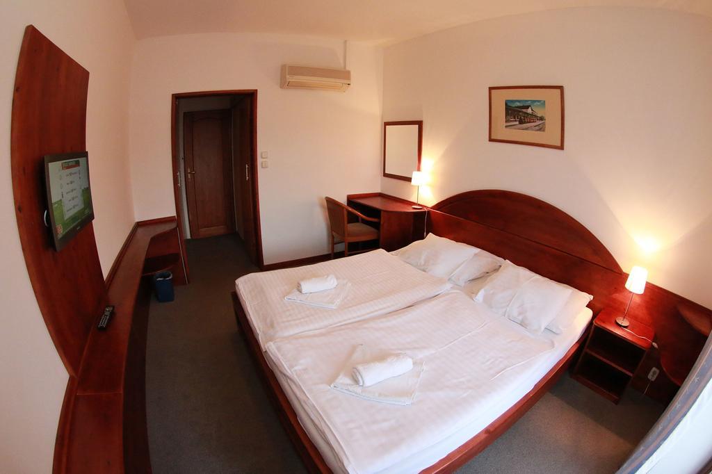 Hotel St.Florian Štúrovo Exterior foto